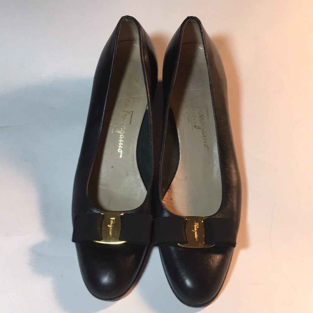 Ferragamo vintage classic bow shoes